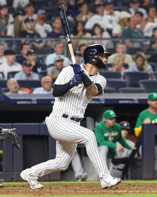 New York Yankees utility Marwin Gonzalez hitting at Yankee Stadium