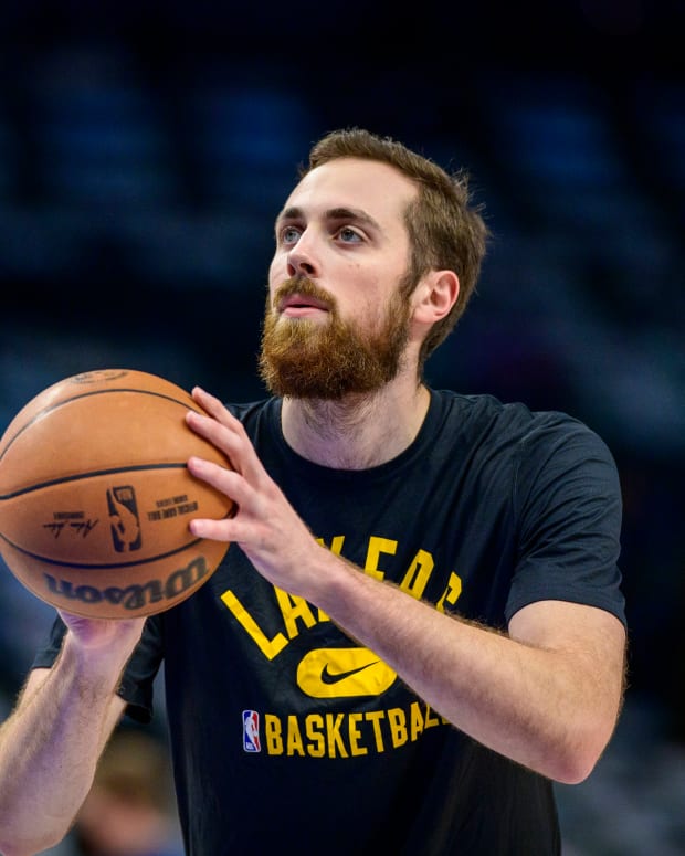 Los Angeles Lakers center Jay Huff (30) warms up before the game against the Dallas Mavericks at the American Airlines Center.