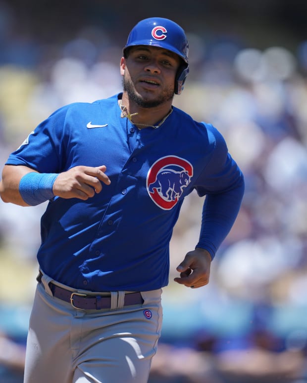 Jul 10, 2022; Los Angeles, California, USA; Chicago Cubs designated hitter Willson Contreras (40) scores in the first inning against the Los Angeles Dodgers at Dodger Stadium.