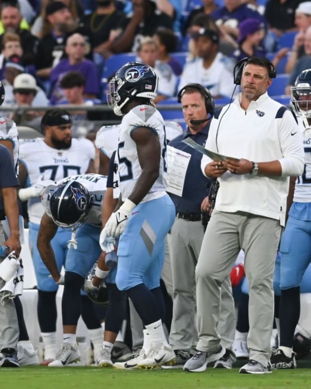 Tennessee Titans head coach Mike Vrabel during the first quarter against the Baltimore Ravens at M&T Bank Stadium.