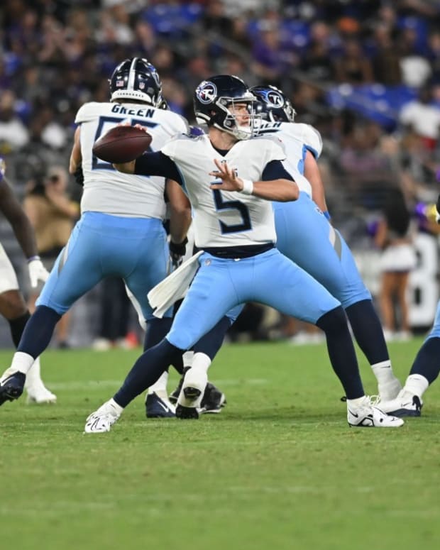 Tennessee Titans quarterback Logan Woodside (5) throws from the pocket during the second half against the Baltimore Ravens at M&T Bank Stadium.