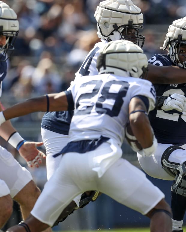 Penn State defensive end Adisa Isaac returns for the Nittany Lions in 2022