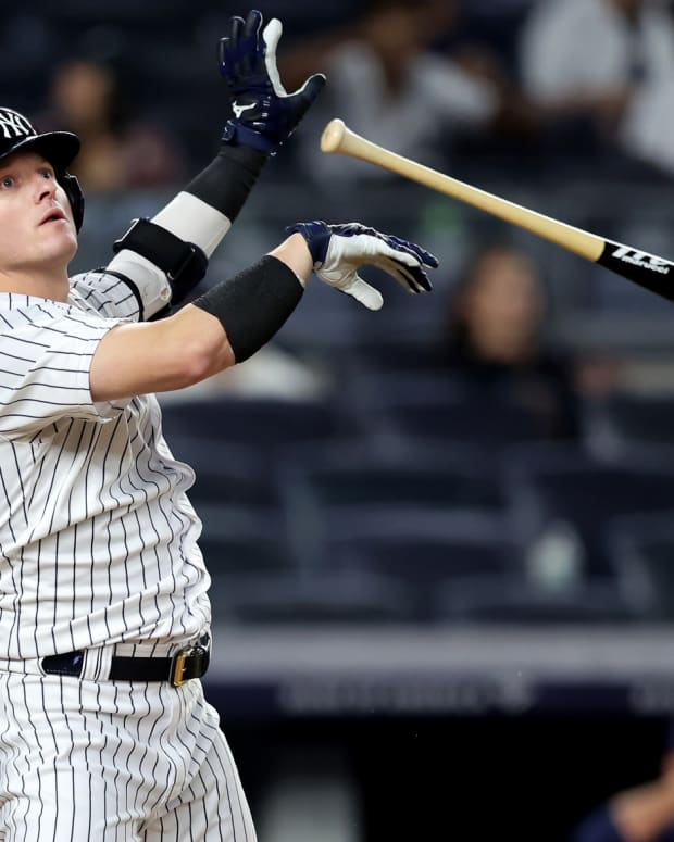 New York Yankees 3B Josh Donaldson flips bat on walk-off grand slam