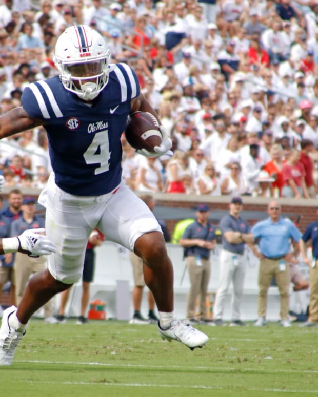 Quinshon Judkins running the ball against Ole Miss vs Troy.