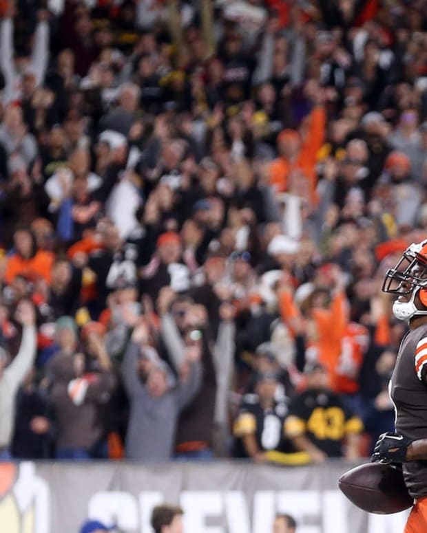 Cleveland Browns wide receiver Amari Cooper (2) trots into the end zone to score as the Dawg Pound goes wild during the first half of an NFL football game against the Pittsburgh Steelers, Thursday, Sept. 22, 2022, in Cleveland, Ohio. Brownssteelers 18