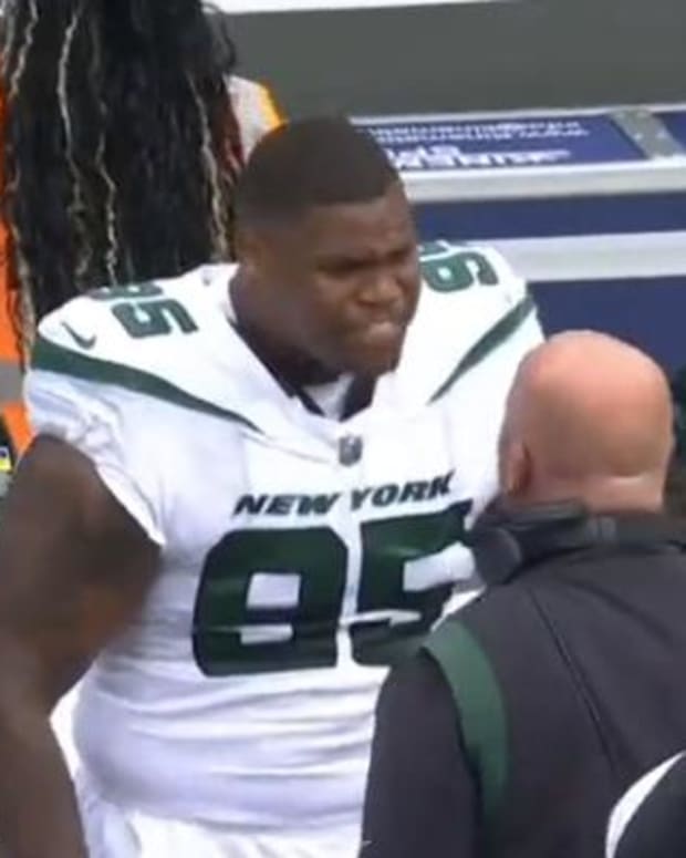 New York Jets DT Quinnen Williams shouts at coach on sideline