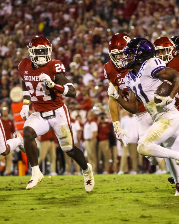 TCU Horned Frogs wide receiver Derius Davis (11) runs with the ball during the second half against the Oklahoma Sooners at Gaylord Family-Oklahoma Memorial Stadium.