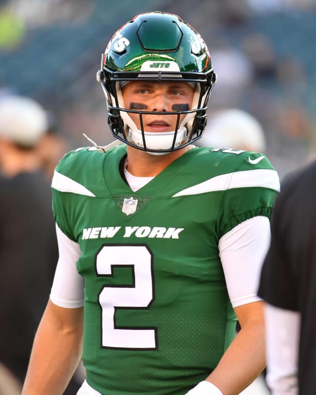 New York Jets QB Zach Wilson warms up for preseason game