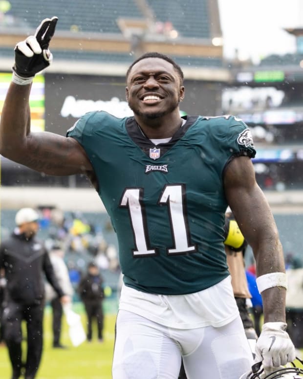 A.J. Brown is all smiles after Eagles moved to 4-0 by beating Jaguars