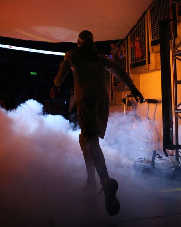 Mar 6, 2016; Seattle , WA, USA; Oregon State Beavers guard Sydney Wiese (24) runs onto the court through smoke before the championship of Pac-12 Conference womens tournament against the UCLA Bruins at KeyArena. Oregon State defeated UCLA 69-57. Mandatory Credit: Kirby Lee-USA TODAY Sports