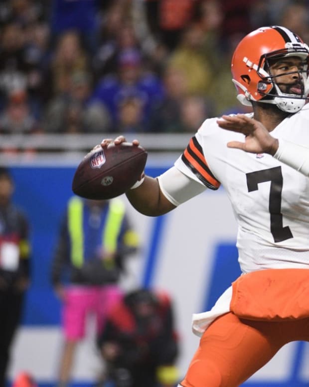 Nov 20, 2022; Detroit, Michigan, USA; Cleveland Browns quarterback Jacoby Brissett (7) drops back to throw the ball during the game against the Buffalo Bills at Ford Field. Mandatory Credit: Tim Fuller-USA TODAY Sports