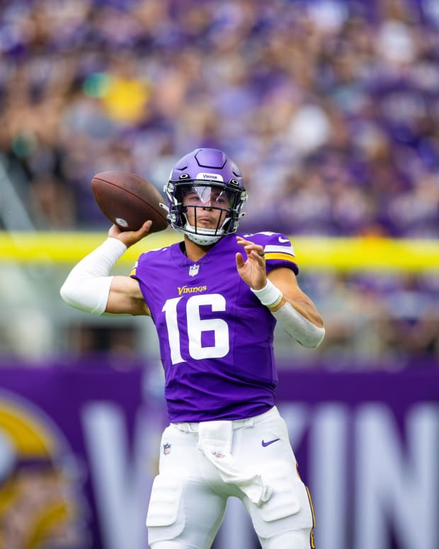 Russell Wilson strikes late as Vikings' magic runs out in Denver