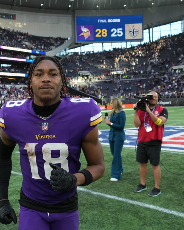 Vikings announcer goes crazy during wild finish Sports Illustrated