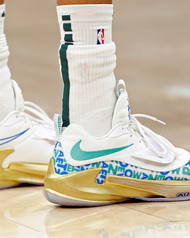 nike zoom 2k yellow