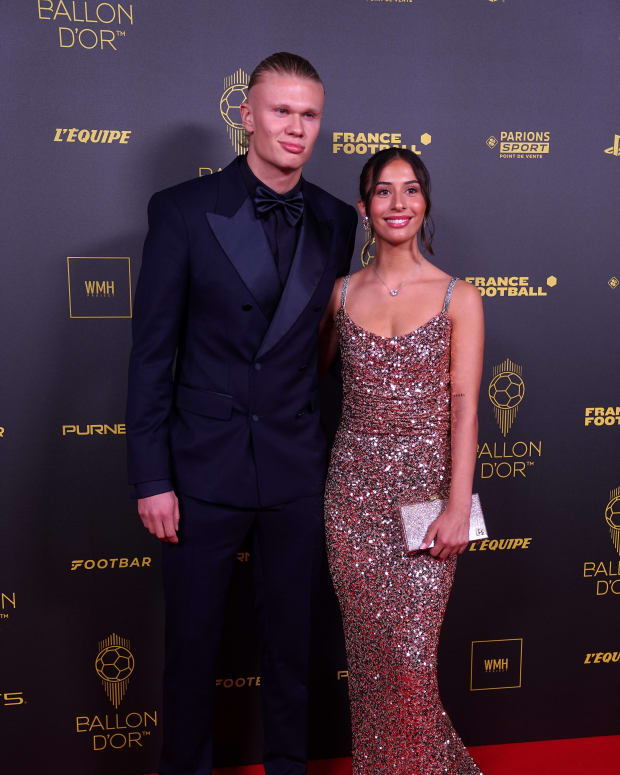 Erling Haaland & girlfriend Isabel stroll into Ballon d'Or awards - Futbol  on FanNation