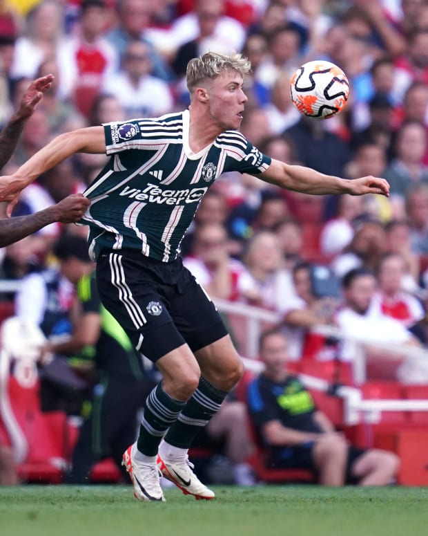 Rasmus Hojlund impresses on EPL debut for Manchester United - Futbol on  FanNation