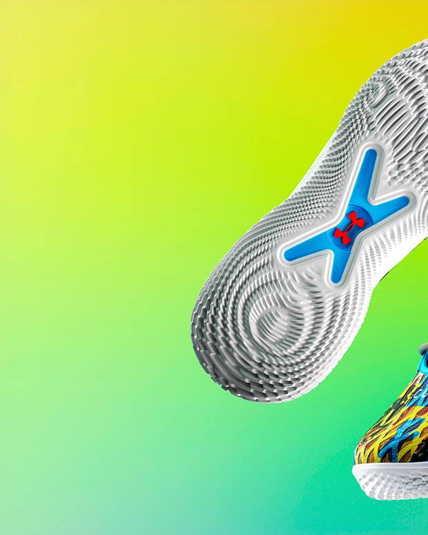 Stephen Curry Debuts Two New Colorways 