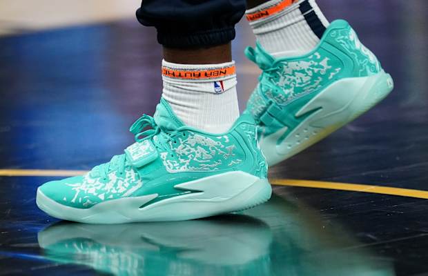 zion williams tennis shoe