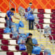 fans japoneses limpian en Qatar