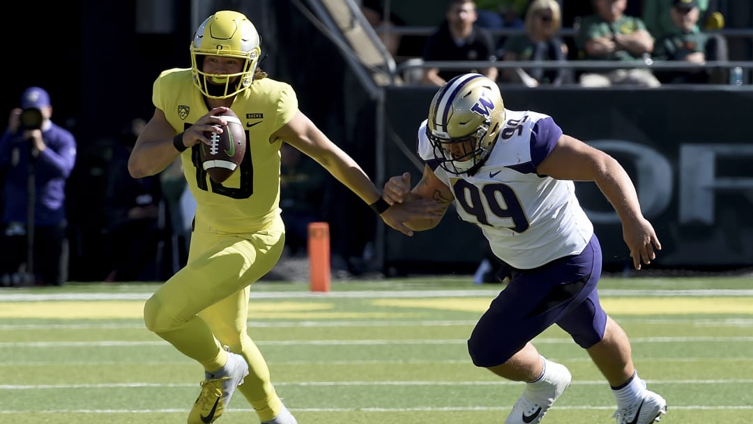 Match-Up Tracker: How Oregon's Passing Game Can Find Holes in Washington's Depleted Secondary