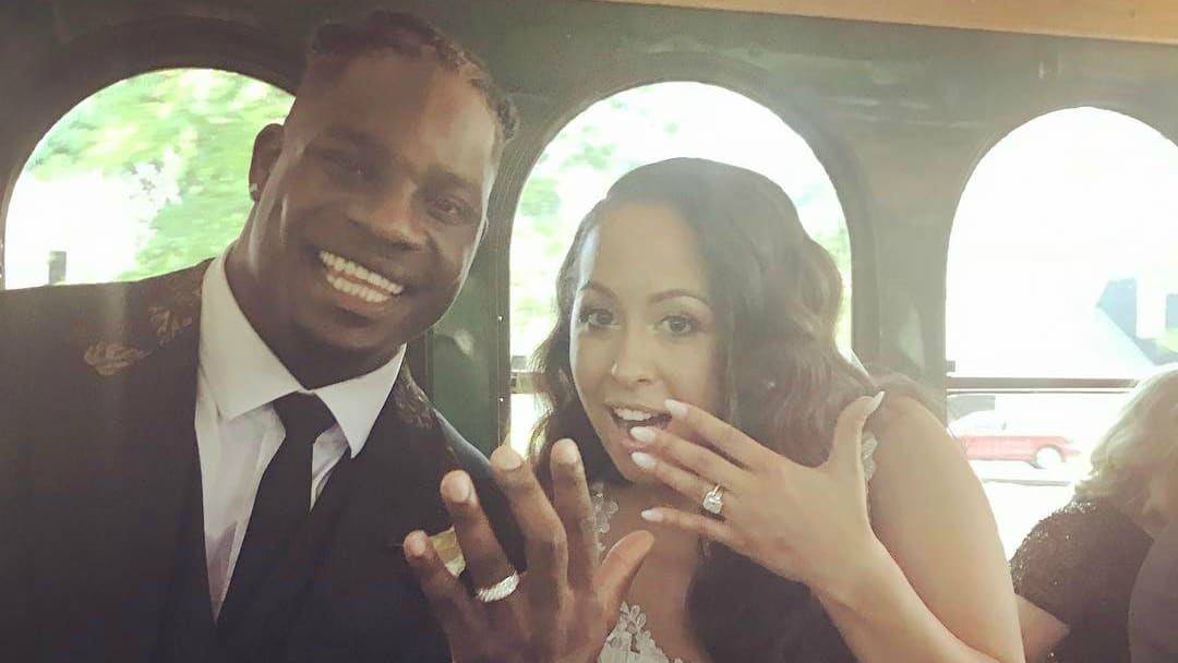Sean Weatherspoon is the best wedding guest in the NFL