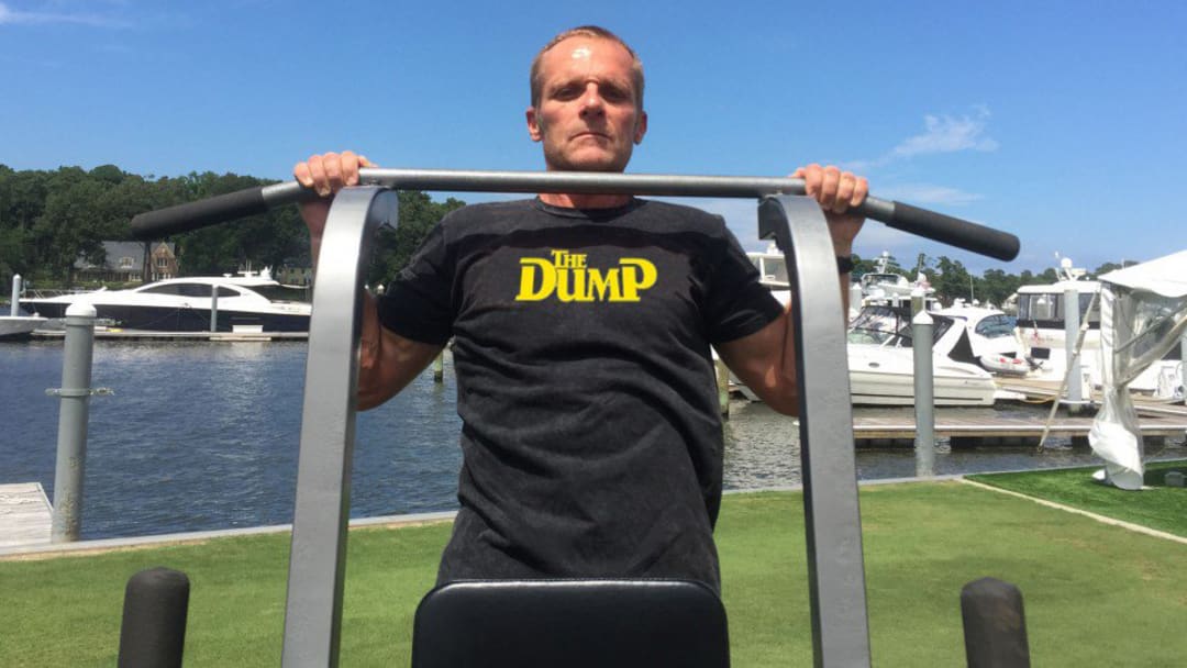 55-year-old Navy vet breaks record with 6,844 pull-ups in 24 hours