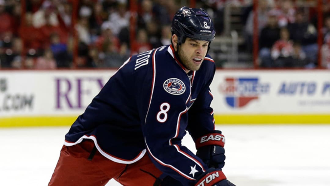 Nathan Horton leaves game vs. Coyotes with injury, history-making to follow?