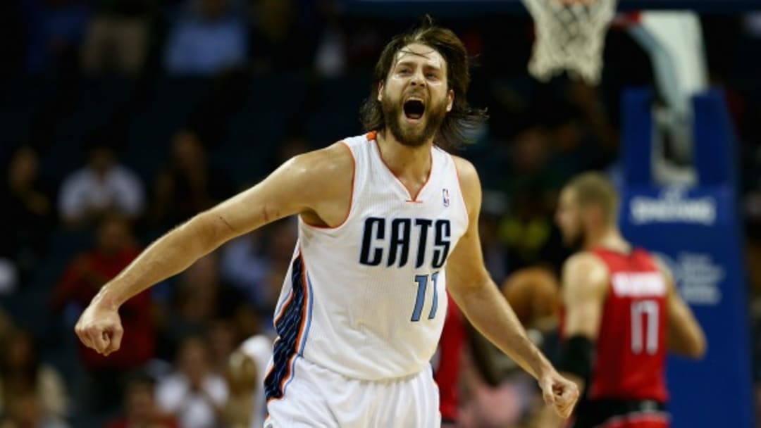 Report: Hornets' Josh McRoberts opts out of final contract year