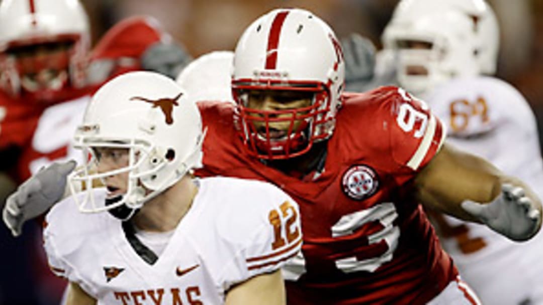 Suh earns top spot in final Heisman Watch after dominating Texas