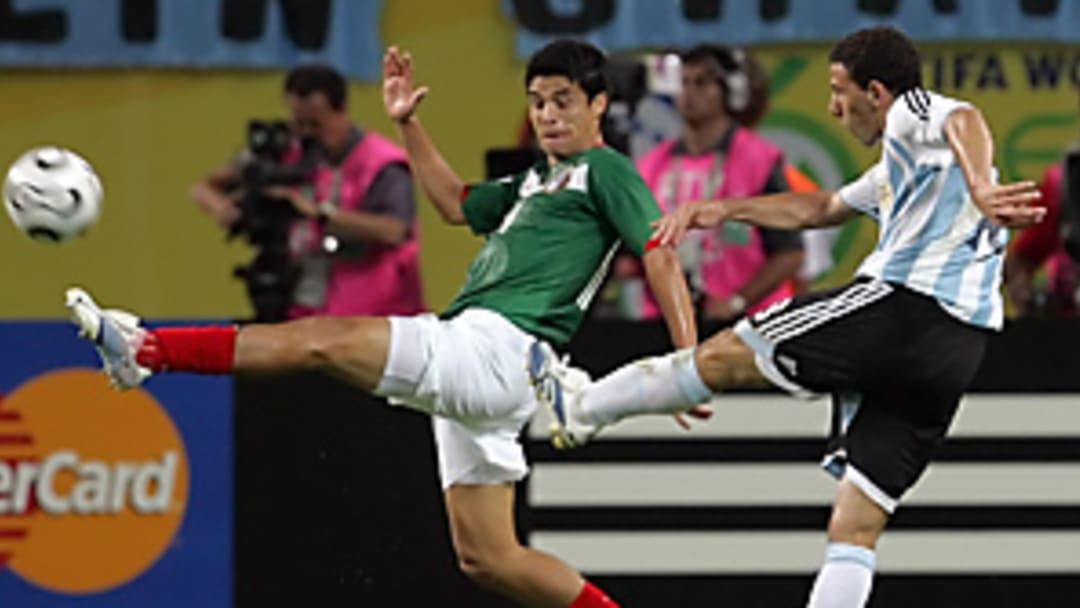 D&eacute;j&agrave; Vu as Mexico and Argentina reprise their 2006 World Cup clash
