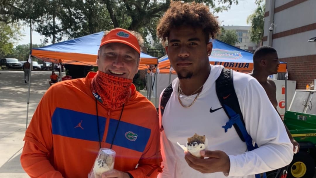 'Mamma Wingo's' Serving Cupcakes as a Team Mamma for Florida Gators