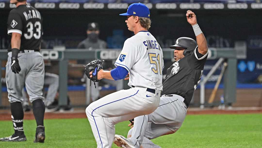 White Sox are back in first place with 7-4 win