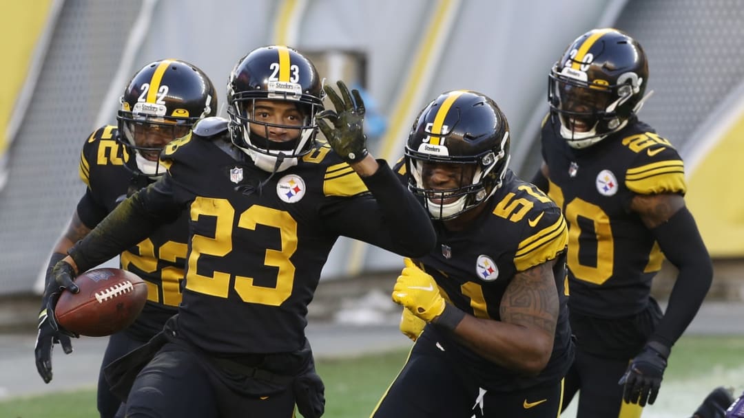 Double Standard: The 'Worst 11-0' Steelers Wouldn't Be This Criticized if They Weren't Perfect Double Standard: The 'Worst 11-0' Steelers Wouldn't Be This Criticized if They Weren't Perfect