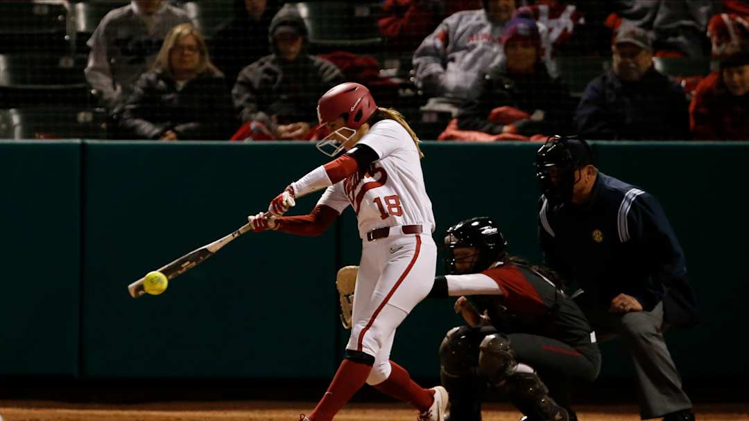 Alabama Softball Drops to Arkansas During SEC Opener