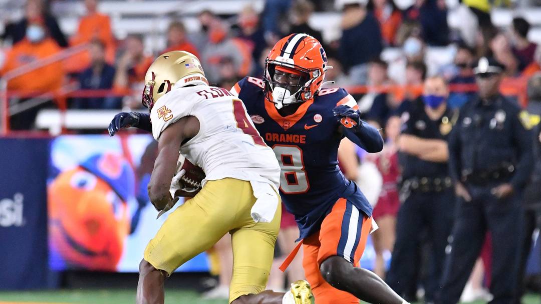 Zay Flowers Named to '22 Biletnikoff Award Watch List Zay Flowers Named to '22 Biletnikoff Award Watch List