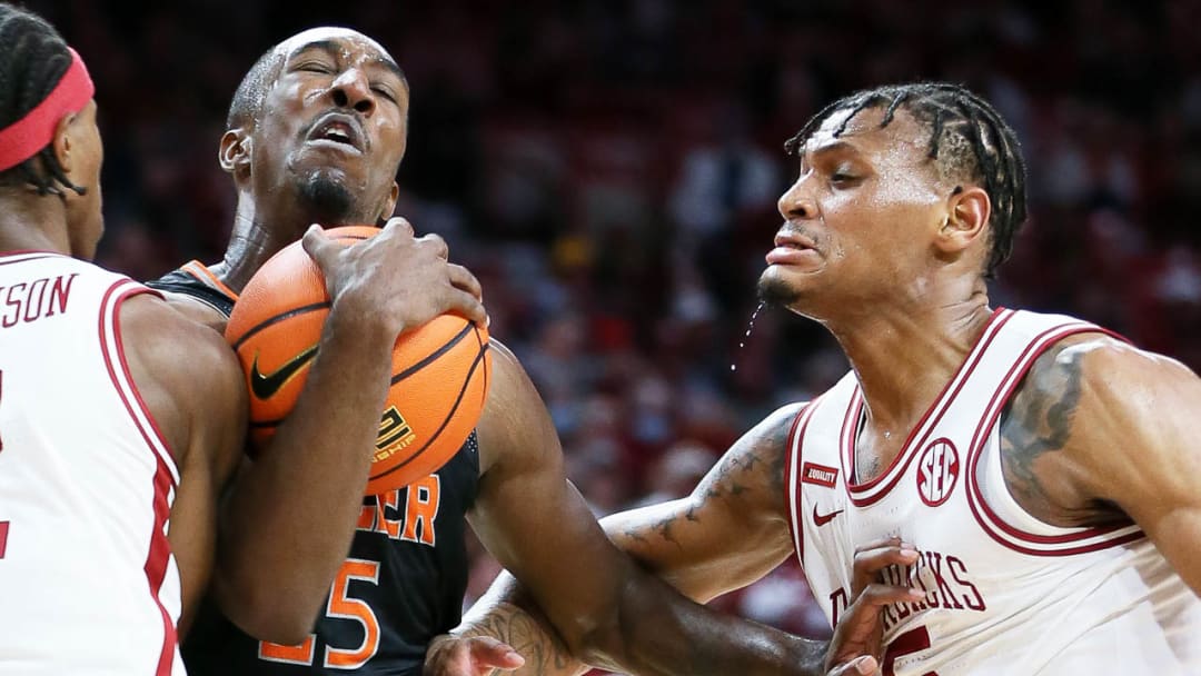 TALE OF TWO HALVES: Razorbacks Win Opener With Second Half Surge TALE OF TWO HALVES: Razorbacks Win Opener With Second Half Surge