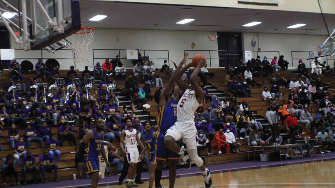 Benedict Men's Team Continues Home Court Dominance, Defeats Fort Valley