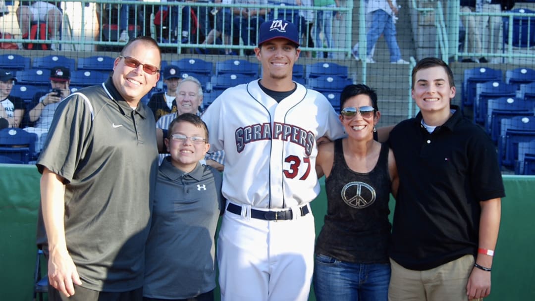 Indians Behind The Dream - Major League Host Family Indians Behind The Dream - Major League Host Family