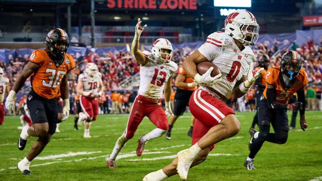 Guaranteed Rate Bowl: Game notes and top plays for Wisconsin