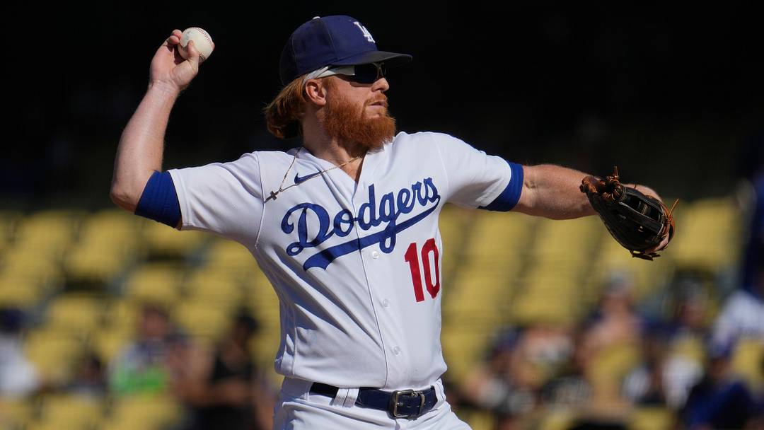 Dodgers: Justin Turner is Really Proud of His One Career Pitching Moment Dodgers: Justin Turner is Really Proud of His One Career Pitching Moment