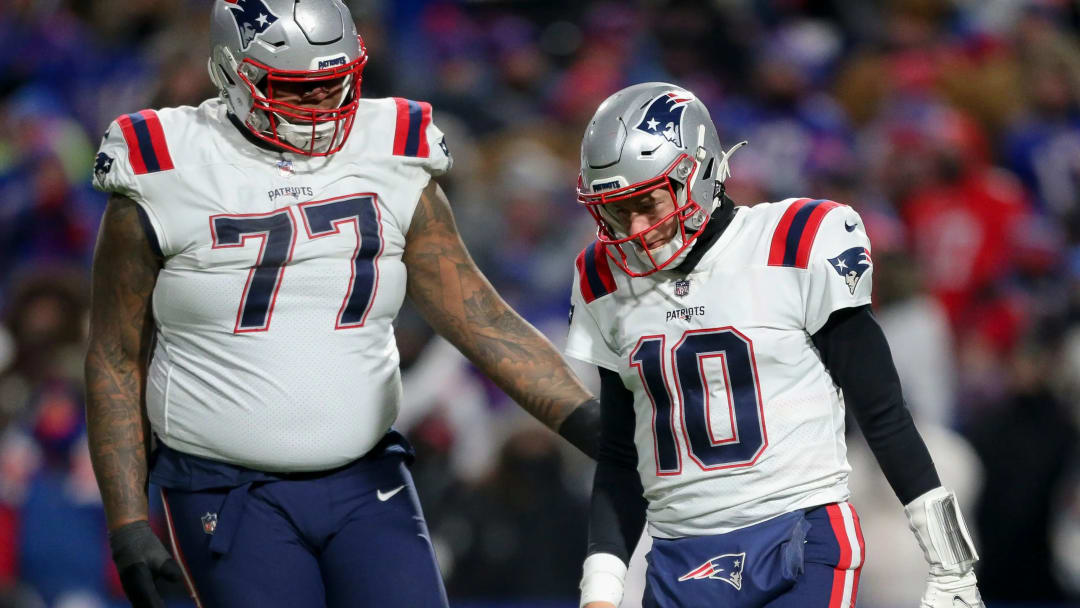 Ex Patriots' Franchise Left Tackle Signs Contract With AFC Rival - Free Agency Tracker