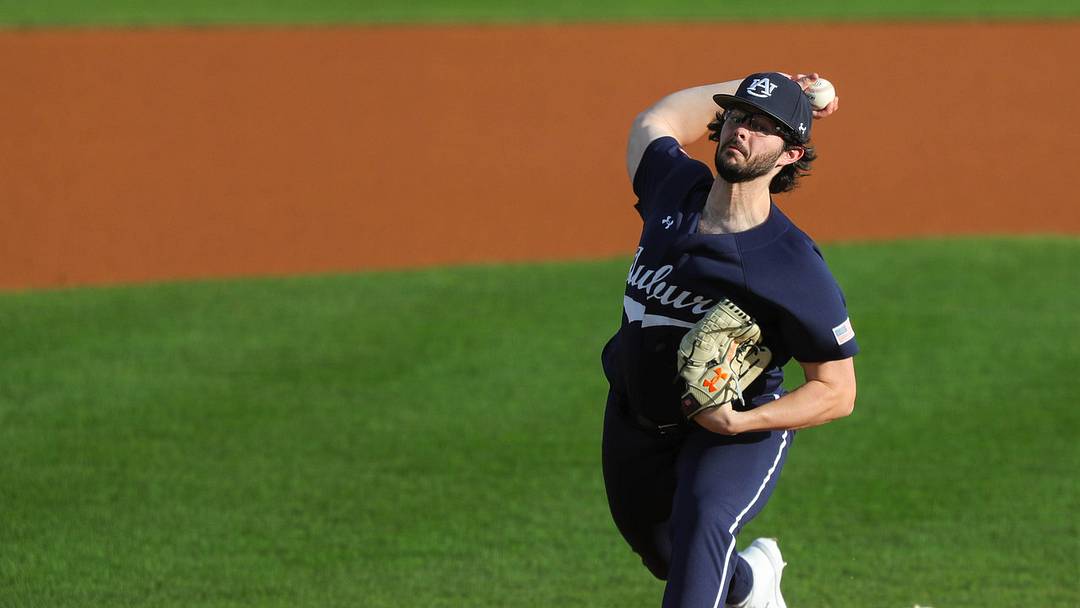 Auburn takes the series opener over USC 5-3