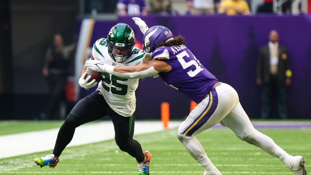Chargers News: Bolts Insider Gives Perspective on Eric Kendricks' Role for 2023