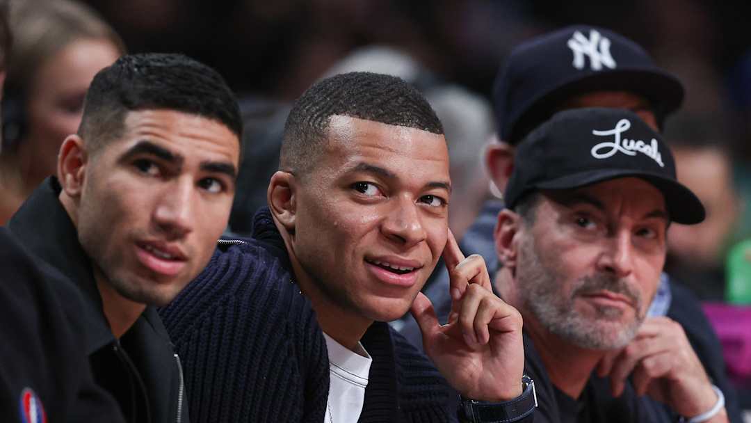 Lakers News: LeBron James Reacts To Saudi Arabian Soccer Team’s Hefty Offer Lakers News: LeBron James Reacts To Saudi Arabian Soccer Team’s Hefty Offer