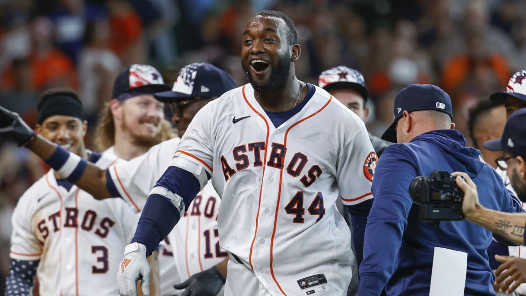 Astros DH Yordan Alvarez Hits Walk-Off Home Run v. Royals