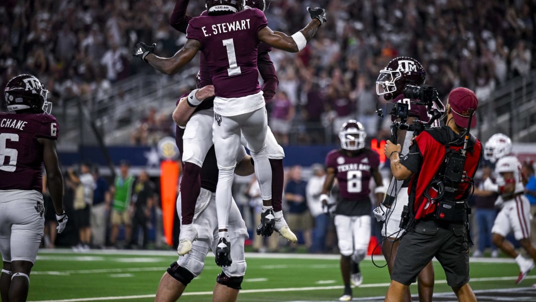 Texas A&M Rallies, Hangs On to Beat No. 10 Arkansas