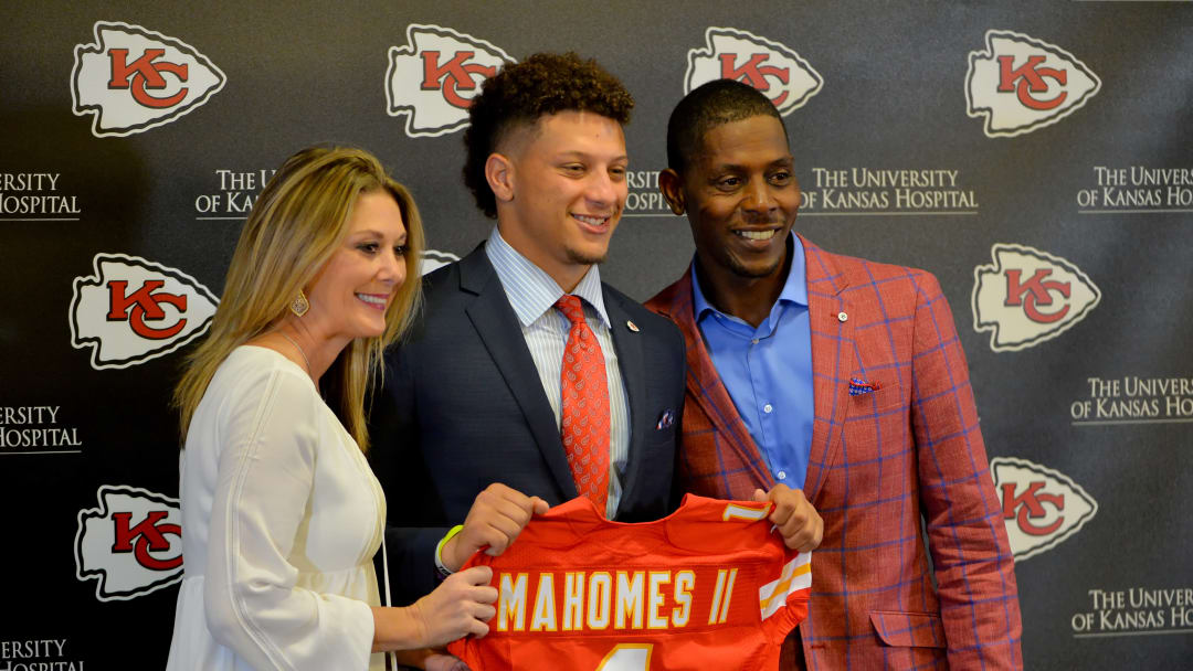 Super Bowl QB Patrick Mahomes' Dad, Former Texas Rangers Pitcher Arrested For Sixth DWI In Texas
