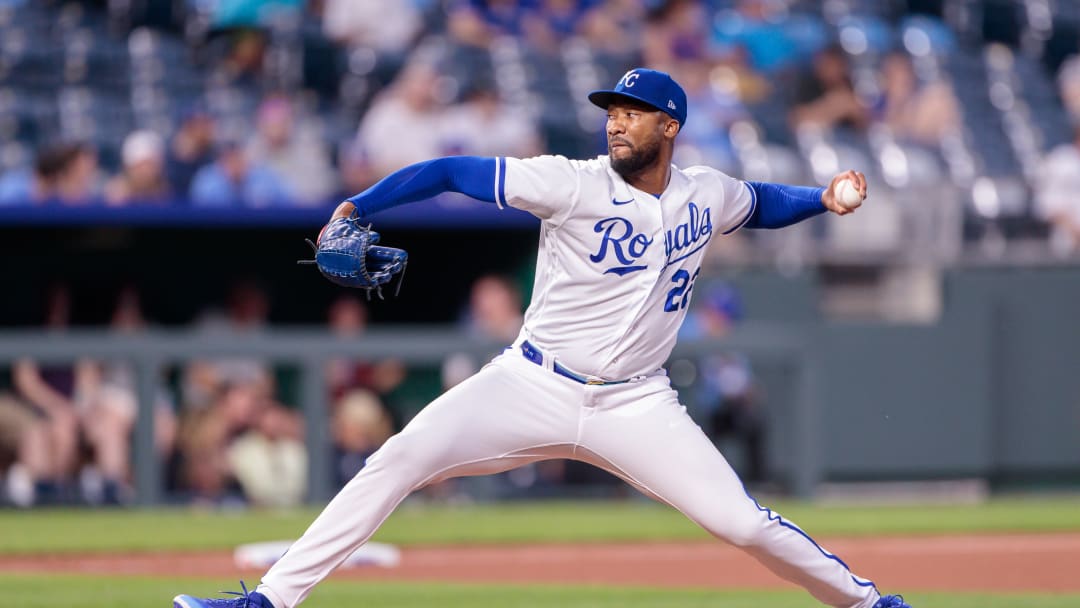 SF Giants sign former Reds, Royals reliever to minor league deal SF Giants sign former Reds, Royals reliever to minor league deal