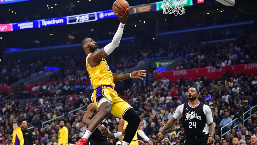 Lakers Injury Report: Darvin Ham Hints All-Star May Miss Wizards Bout