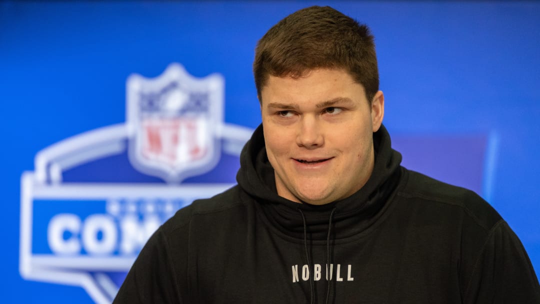 WATCH: Notre Dame OT Joe Alt Goes From Top Prospect to Reporter at NFL Combine